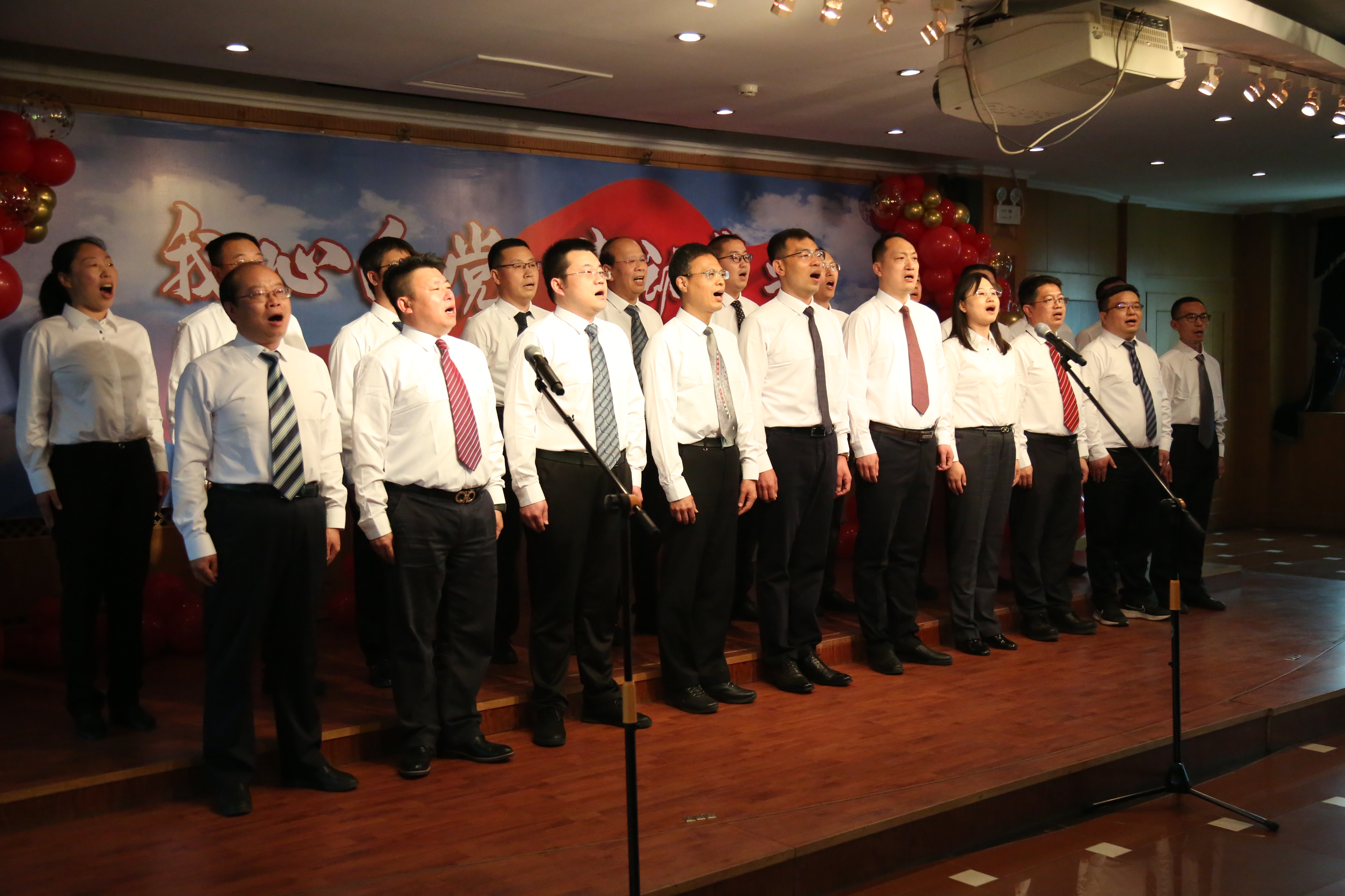 劳模月文艺汇演照片 (2).jpg