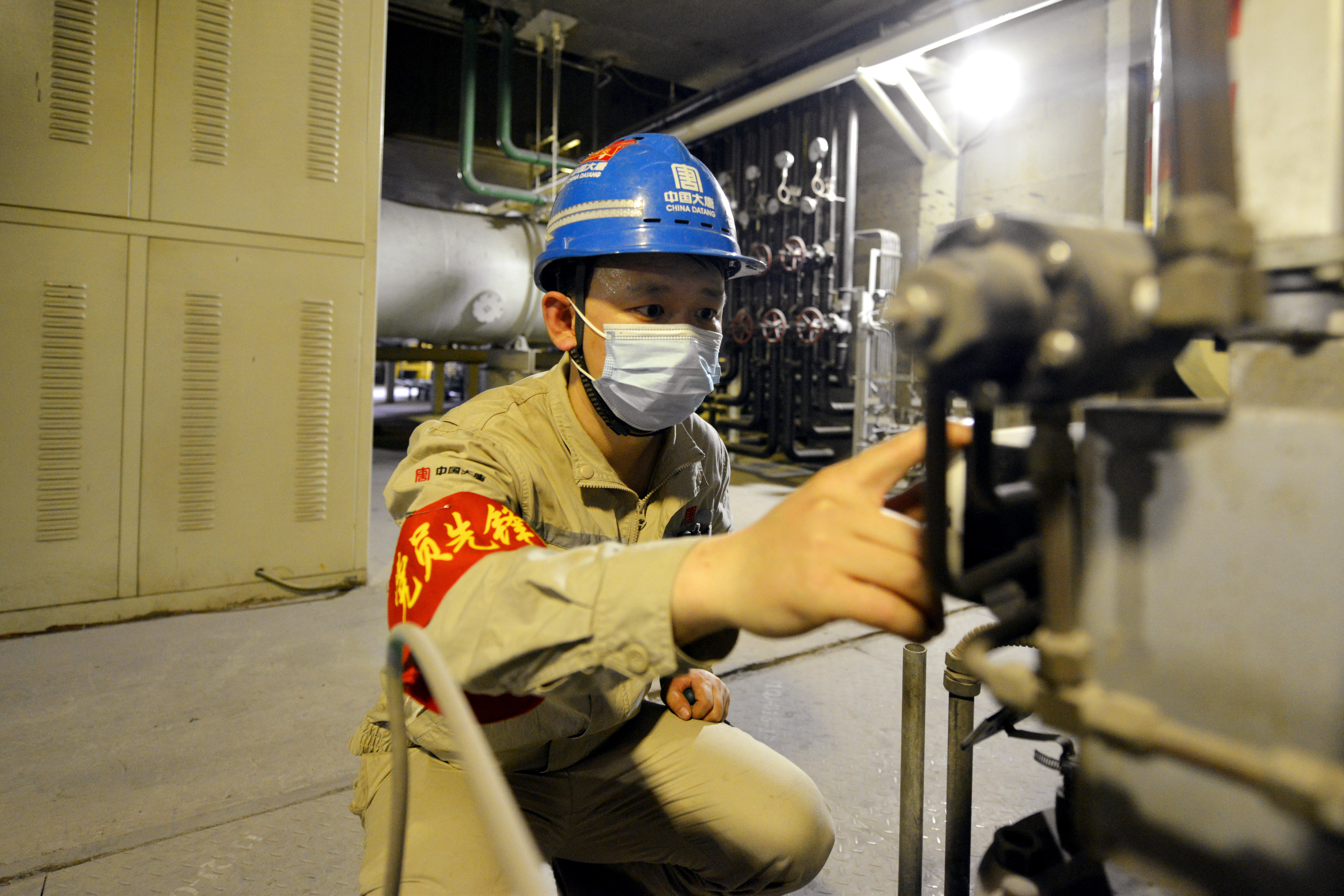 1686634535040060219.jpg 【现场风采】武安发电公司:迎峰而上织就安全网 (3).jpg